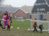 Voetbalpieten bezoeken training S.K.N.W.K. JO9-1 en JO7-1 op zaterdag 4 december 2021 (45/75)